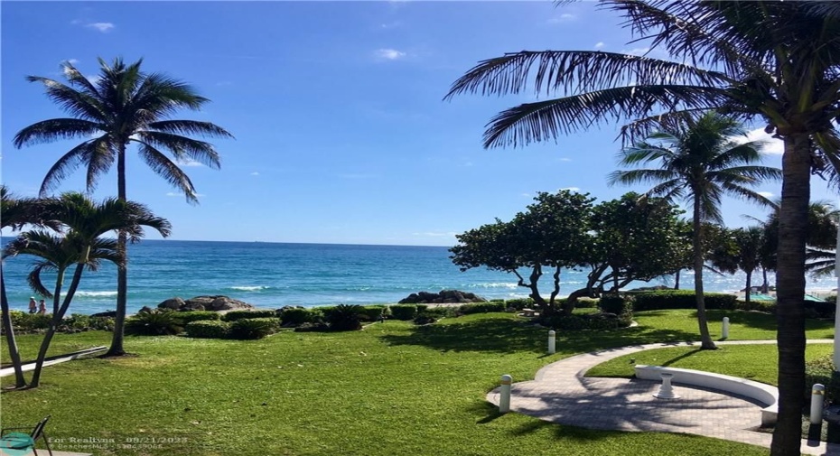 Direct ocean view in all rooms
