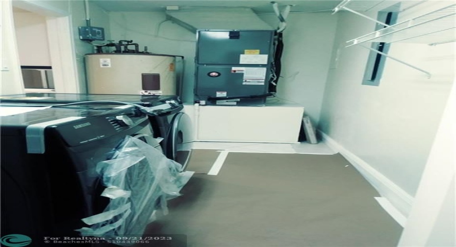 LAUNDRY/UTILITY ROOM