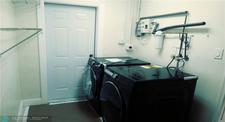 LAUNDRY/UTILITY ROOM