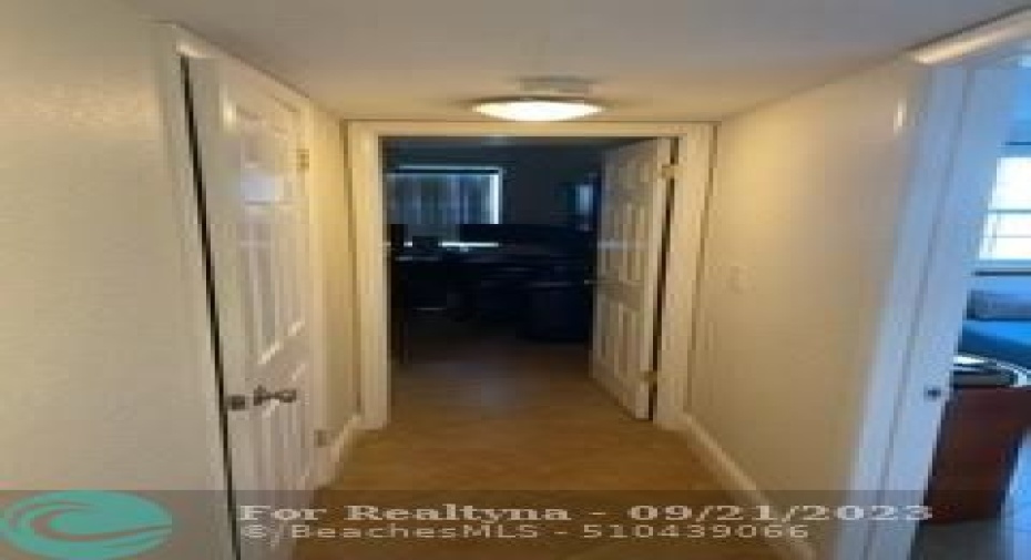Hallway/Closet