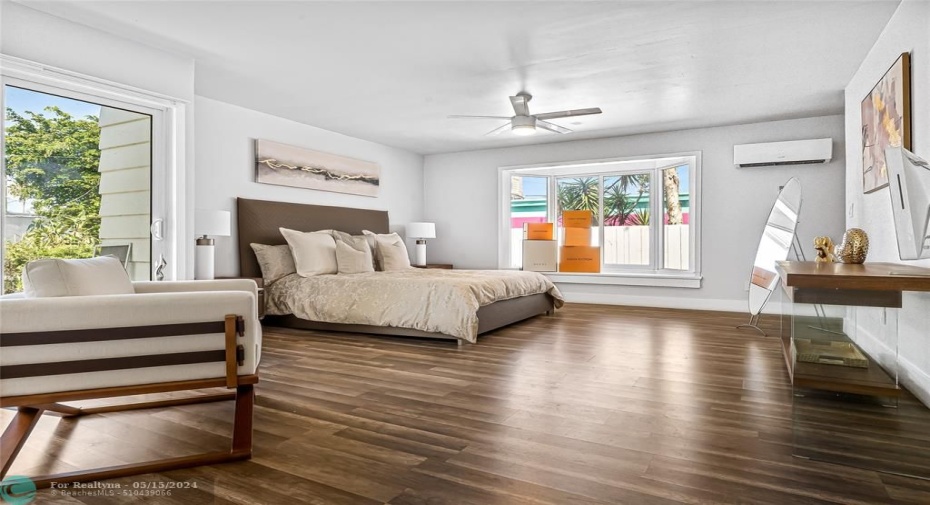 Primary Bedroom with Bay Window and Seat