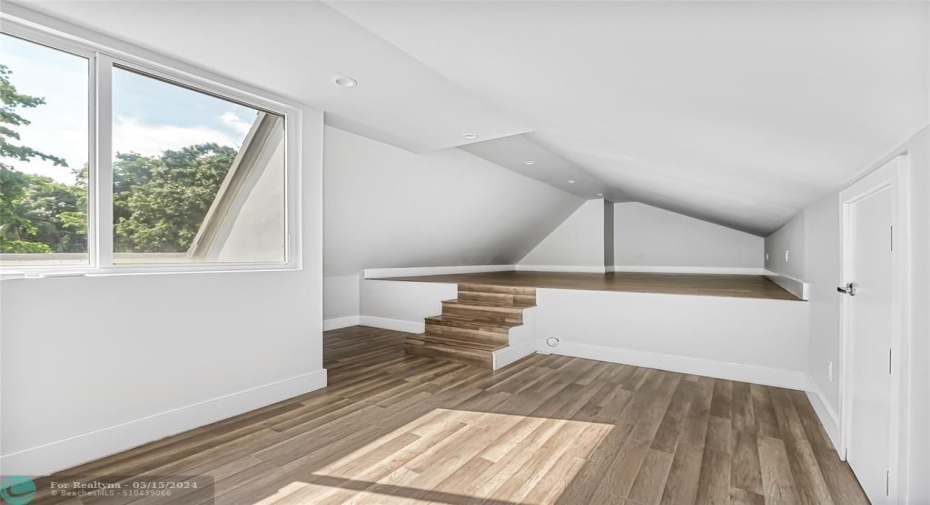 Loft/Office