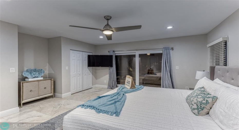 BEDROOM #5 (Downstairs) exits to Pool King Size Bed Jack n Jill Bathroom Smart TV