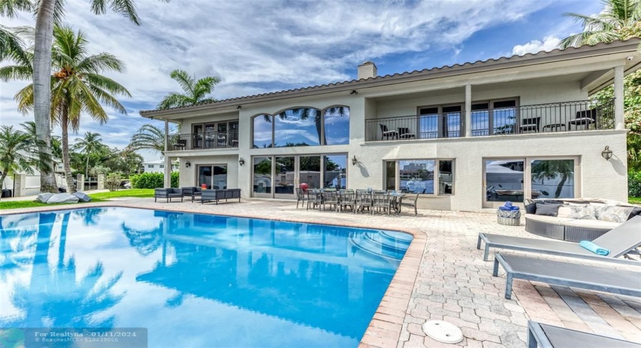 Villa Key- 6 Bedroom / 5.5 Bathroom on a point lot on Sunrise Key. Heated Pool Paddle Boards Foosball