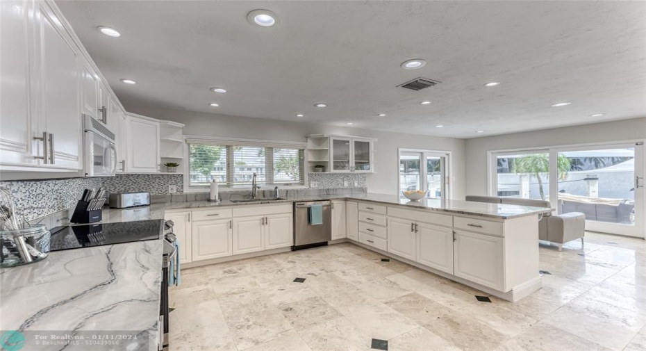 Open Kitchen with Keurig (Regular Drip & Pods)