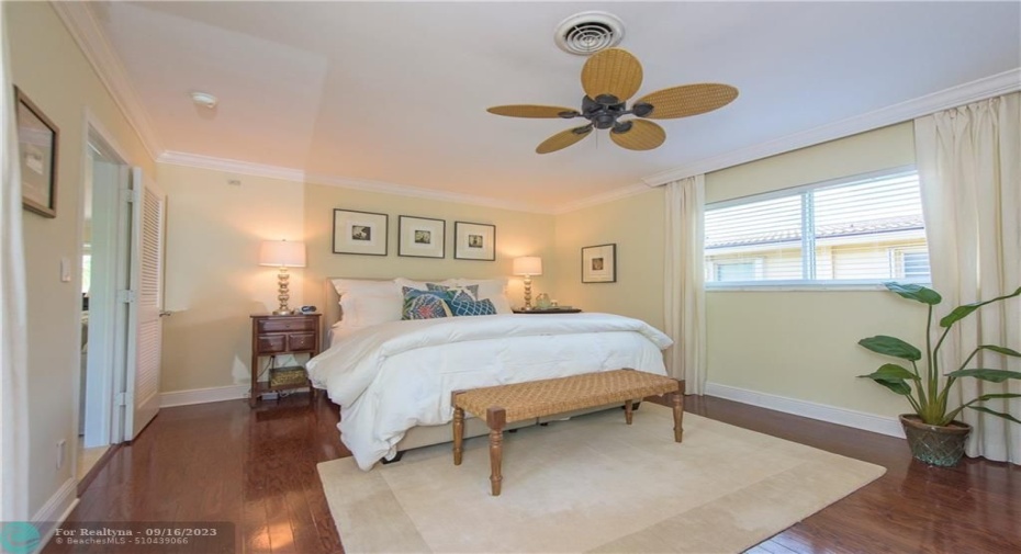 Master Bedroom w/Pool Access