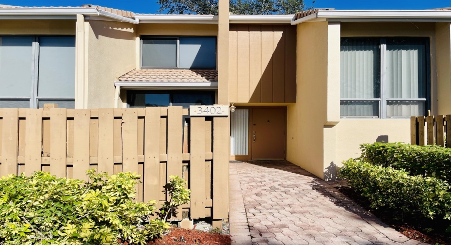 3402 Bridgewood Drive, Boca Raton, Florida 33434, 2 Bedrooms Bedrooms, ,2 BathroomsBathrooms,Condominium,For Sale,Bridgewood,2,RX-10856354