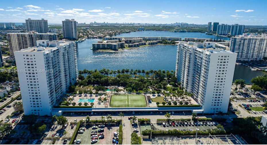 2851 NE 183 Street Unit 117e, Aventura, Florida 33160, 2 Bedrooms Bedrooms, ,2 BathroomsBathrooms,Condominium,For Sale,183,1,RX-10911440
