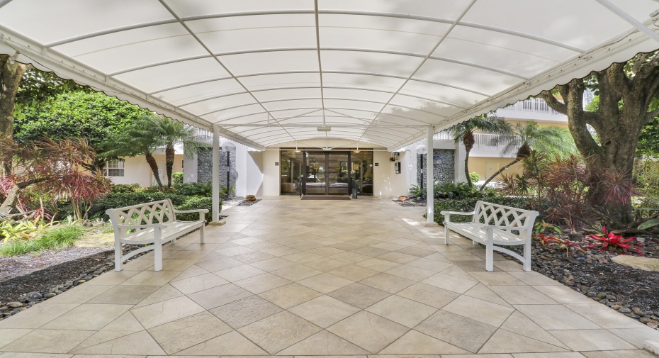 3499 Oaks Way Unit 602, Pompano Beach, Florida 33069, 3 Bedrooms Bedrooms, ,2 BathroomsBathrooms,Condominium,For Sale,Oaks,6,RX-10913292