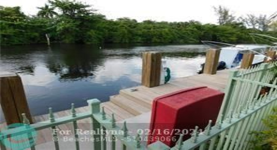 Private Dock and Shore Tie