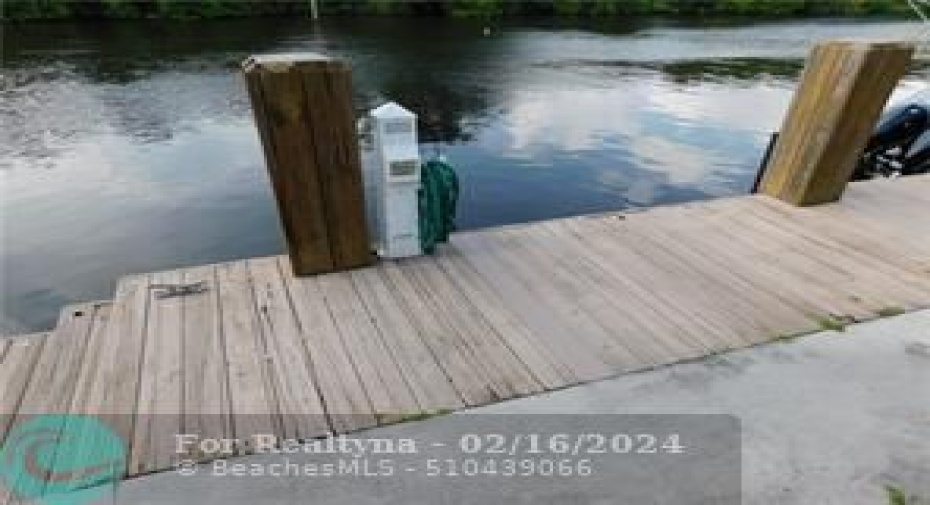 Private Dock and Shore Tie