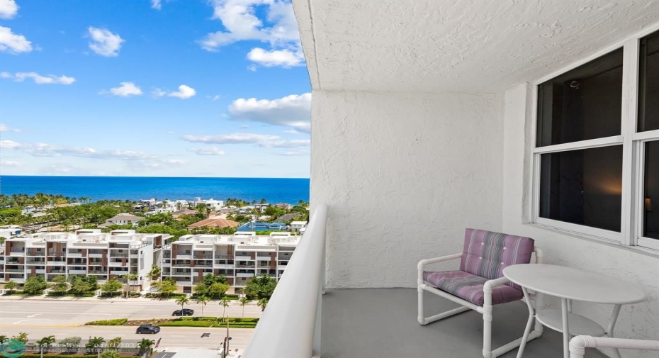 PRIVATE BALCONY