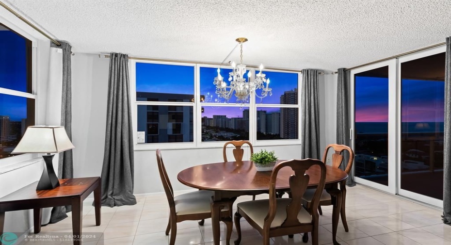 FORMAL DINING