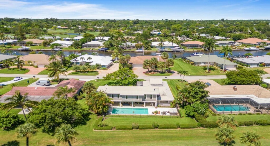 3333 SE Fairway, Stuart, Florida 34997, 4 Bedrooms Bedrooms, ,4 BathroomsBathrooms,Single Family,For Sale,Fairway,RX-10917662