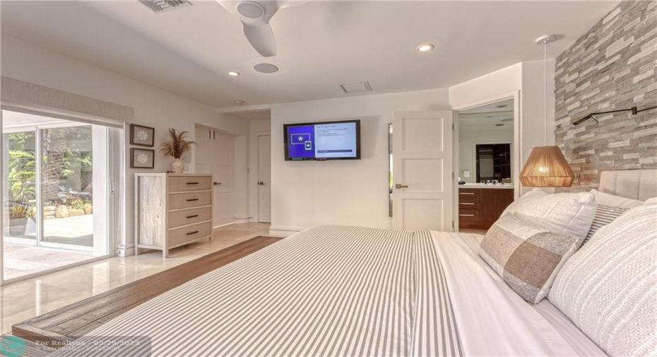 Large windows in every room for lots of natural light