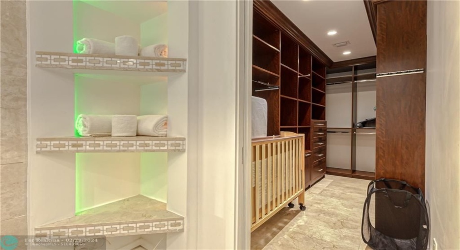 Walk in closet