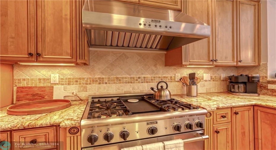 Beautiful gas top oven