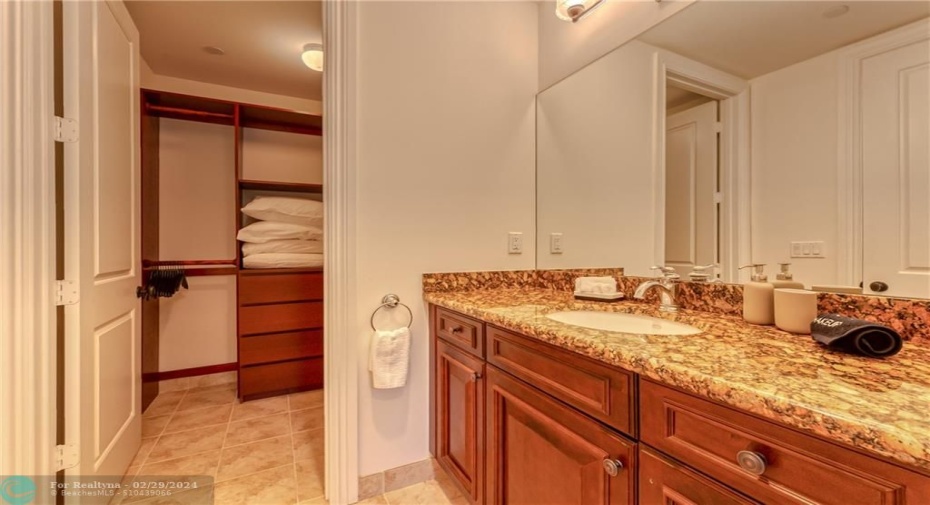 walk in closet