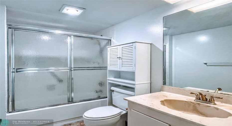2nd Bathroom