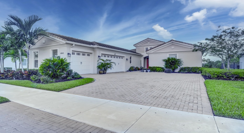 5845 Whippoorwill Circle, Westlake, Florida 33470, 4 Bedrooms Bedrooms, ,3 BathroomsBathrooms,Single Family,For Sale,Whippoorwill,RX-10921025