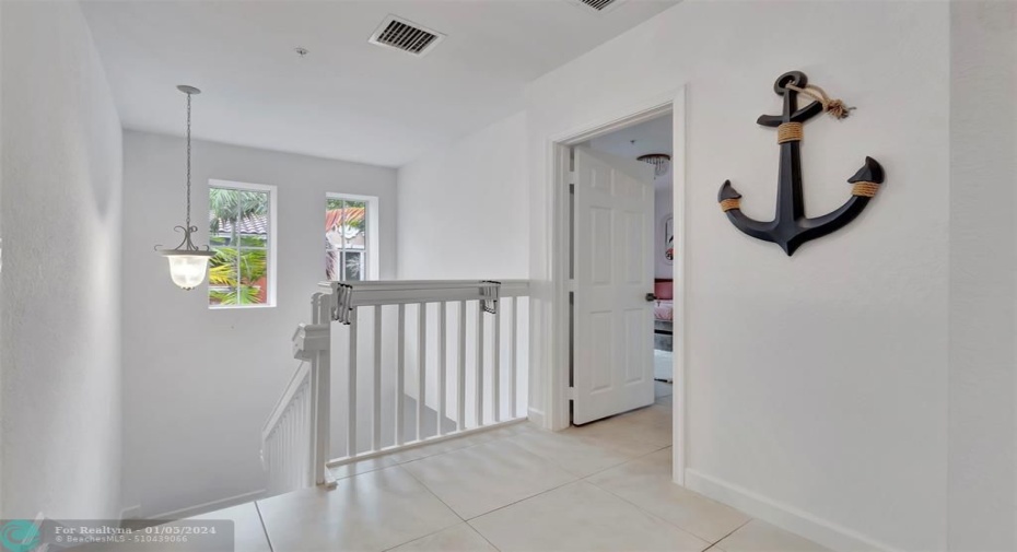 3rd floor landing/hallway