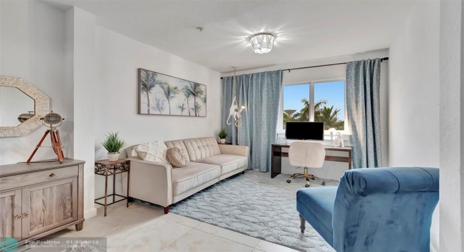 Office or lounge nook in master bedroom (3rd floor)