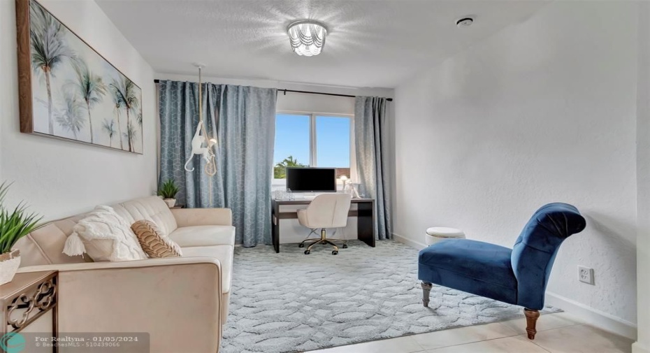 Office or lounge nook in master bedroom (3rd floor)