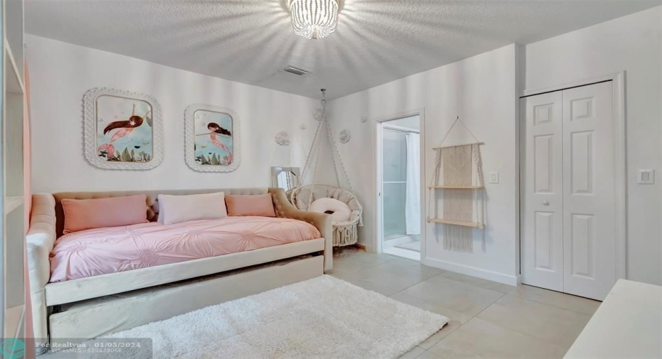 2nd bedroom (3rd floor)