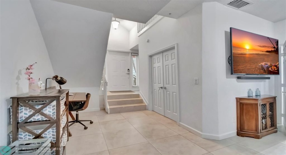 Office nook (1st floor)