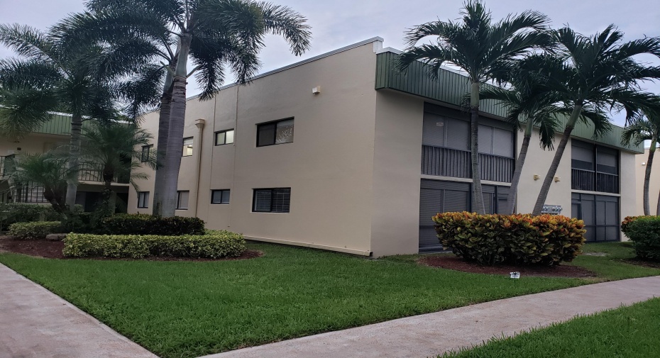 15217 Lakes Of Delray Boulevard Unit 120, Delray Beach, Florida 33484, 2 Bedrooms Bedrooms, ,2 BathroomsBathrooms,Condominium,For Sale,Lakes Of Delray,2,RX-10921213