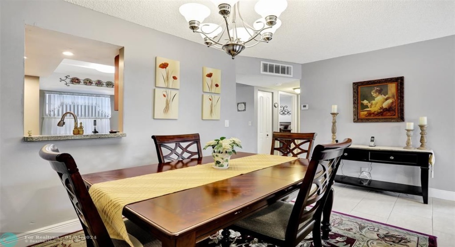 LIGHT FIXTURE NOT INCLUDED. FIXTURE TO BE REPLACED