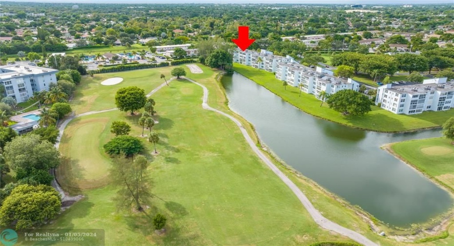 GOLF AND WATER VIEW