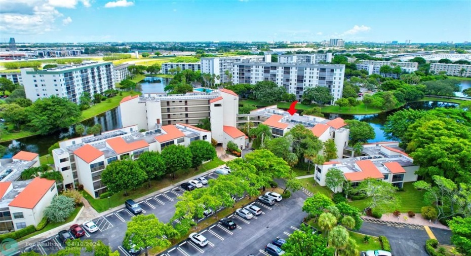 AMAZING LOCATION! 3rd Floor facing West with a 16' WIDE SCREENED-IN BALCONY. Conveniently located near the Turnpike, Atlantic Blvd, Commercial Blvd, I95 & Powerline Rd. You will LOVE WHERE YOU LIVE!