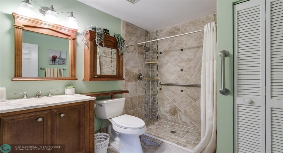 2nd bathroom