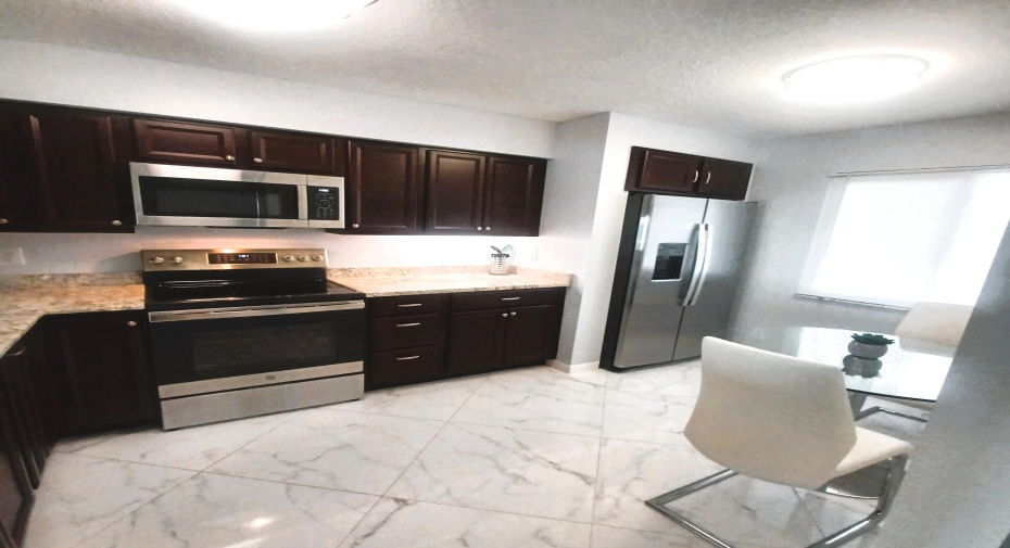 7240 Huntington Lane Unit 207, Delray Beach, Florida 33446, 2 Bedrooms Bedrooms, ,2 BathroomsBathrooms,Condominium,For Sale,Huntington,2,RX-10923677