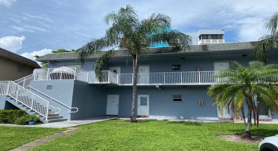 1100 Tallwood Avenue Unit 201, Hollywood, Florida 33021, 2 Bedrooms Bedrooms, ,2 BathroomsBathrooms,Condominium,For Sale,Tallwood,2,RX-10924588