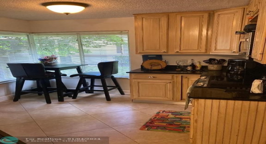 eat in kitchen