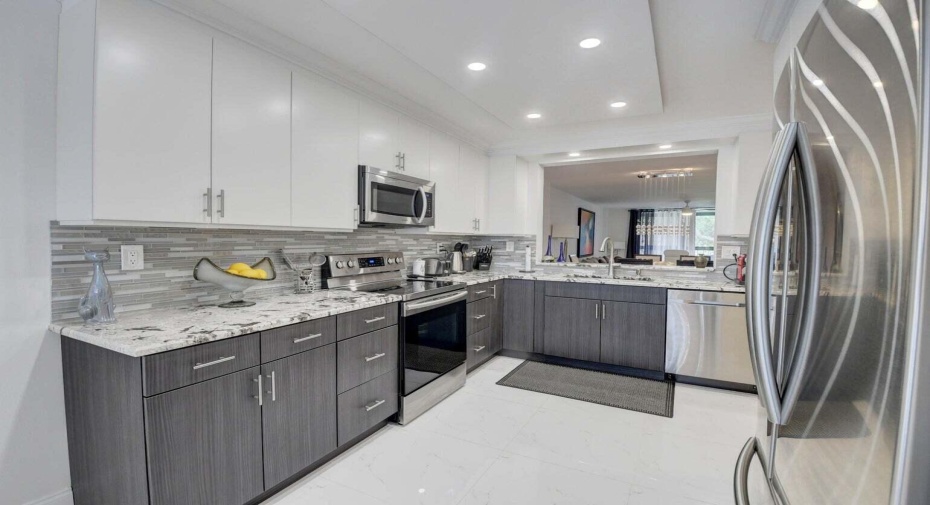 15461 Pembridge Drive Unit 201, Delray Beach, Florida 33484, 2 Bedrooms Bedrooms, ,2 BathroomsBathrooms,Condominium,For Sale,Pembridge,2,RX-10926500