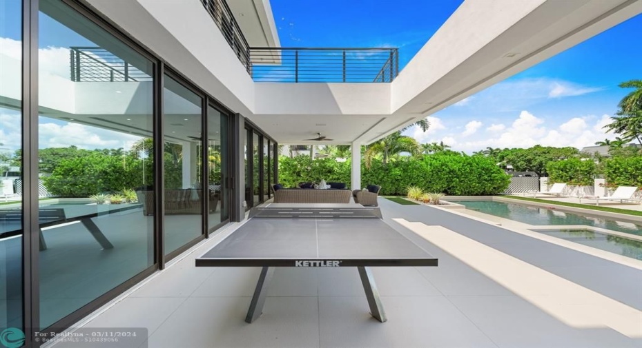 Light Flows to Living and Dining Area