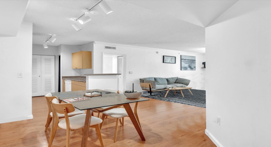 1919 Van Buren Street Unit 410a, Hollywood, Florida 33020, 1 Bedroom Bedrooms, ,1 BathroomBathrooms,Condominium,For Sale,Van Buren,4,RX-10927356