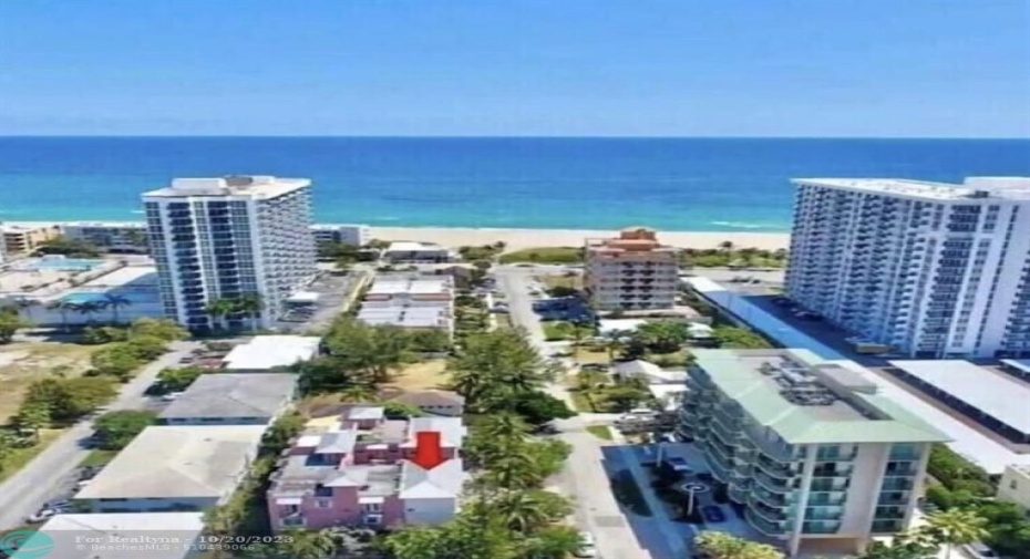 1/2 block to the beach