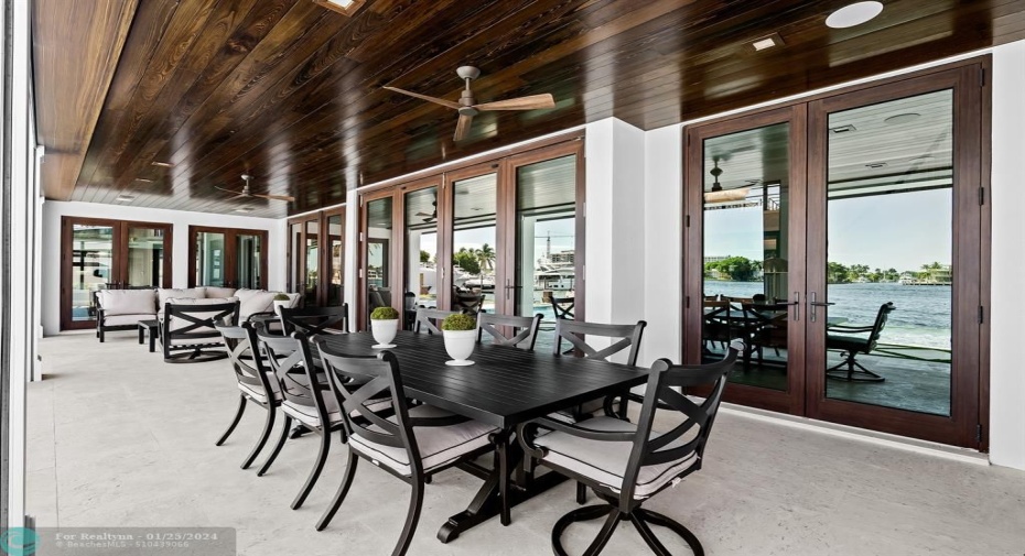 Al fresco dining