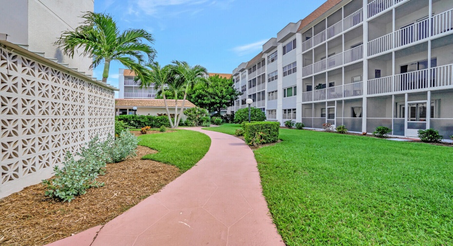 1502 S Lakeside Drive Unit 106, Lake Worth, Florida 33460, 1 Bedroom Bedrooms, ,1 BathroomBathrooms,Condominium,For Sale,Lakeside,1,RX-10929686