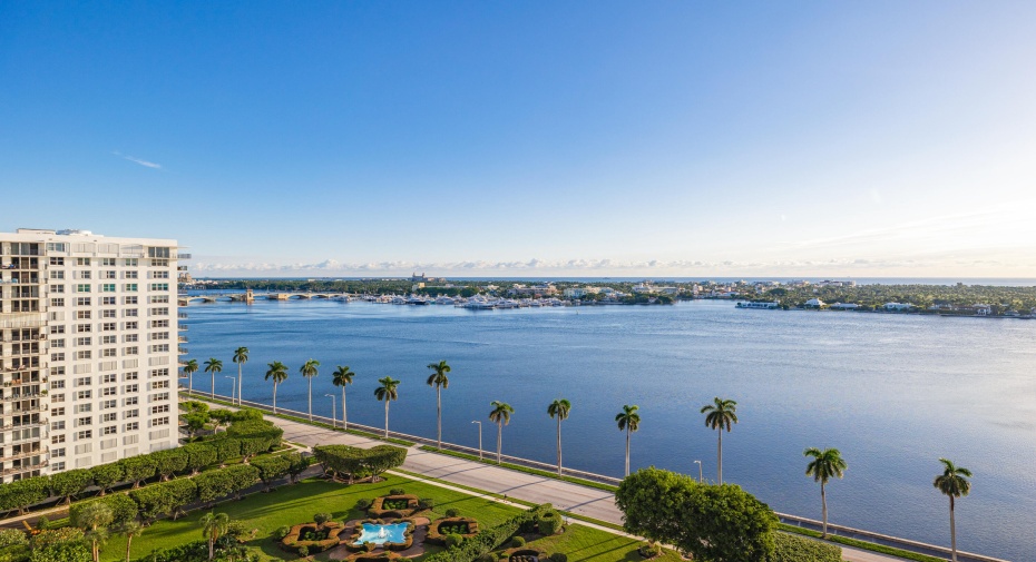 1801 S Flagler Drive Unit 1707, West Palm Beach, Florida 33401, 2 Bedrooms Bedrooms, ,2 BathroomsBathrooms,Condominium,For Sale,Flagler,17,RX-10929982