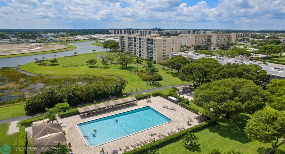 Pool and Clubhouse Walkable...so Close!