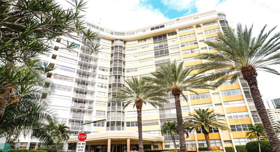 Lake Point Tower COndominiums