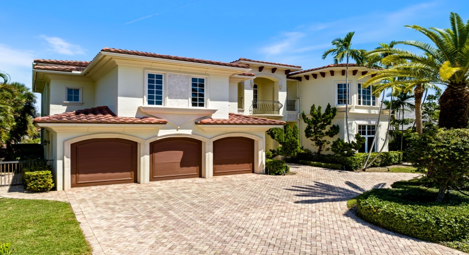 501 Golden Harbour Drive, Boca Raton, Florida 33432, 5 Bedrooms Bedrooms, ,6 BathroomsBathrooms,Single Family,For Sale,Golden Harbour,RX-10932847