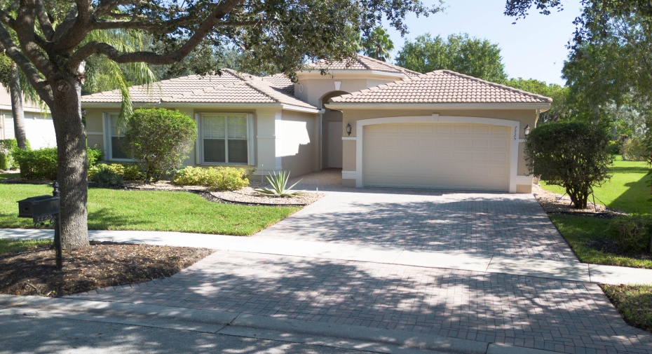 7725 Royale River Lane, Lake Worth, Florida 33467, 4 Bedrooms Bedrooms, ,2 BathroomsBathrooms,Single Family,For Sale,Royale River,RX-10932966