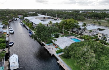 No fixed bridge navigable waterways; Dock usage