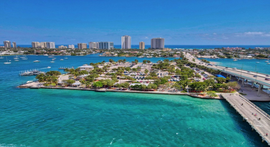 2640 Lake Shore Drive Unit 2110, Riviera Beach, Florida 33404, 2 Bedrooms Bedrooms, ,3 BathroomsBathrooms,Condominium,For Sale,Lake Shore,21,RX-10934107